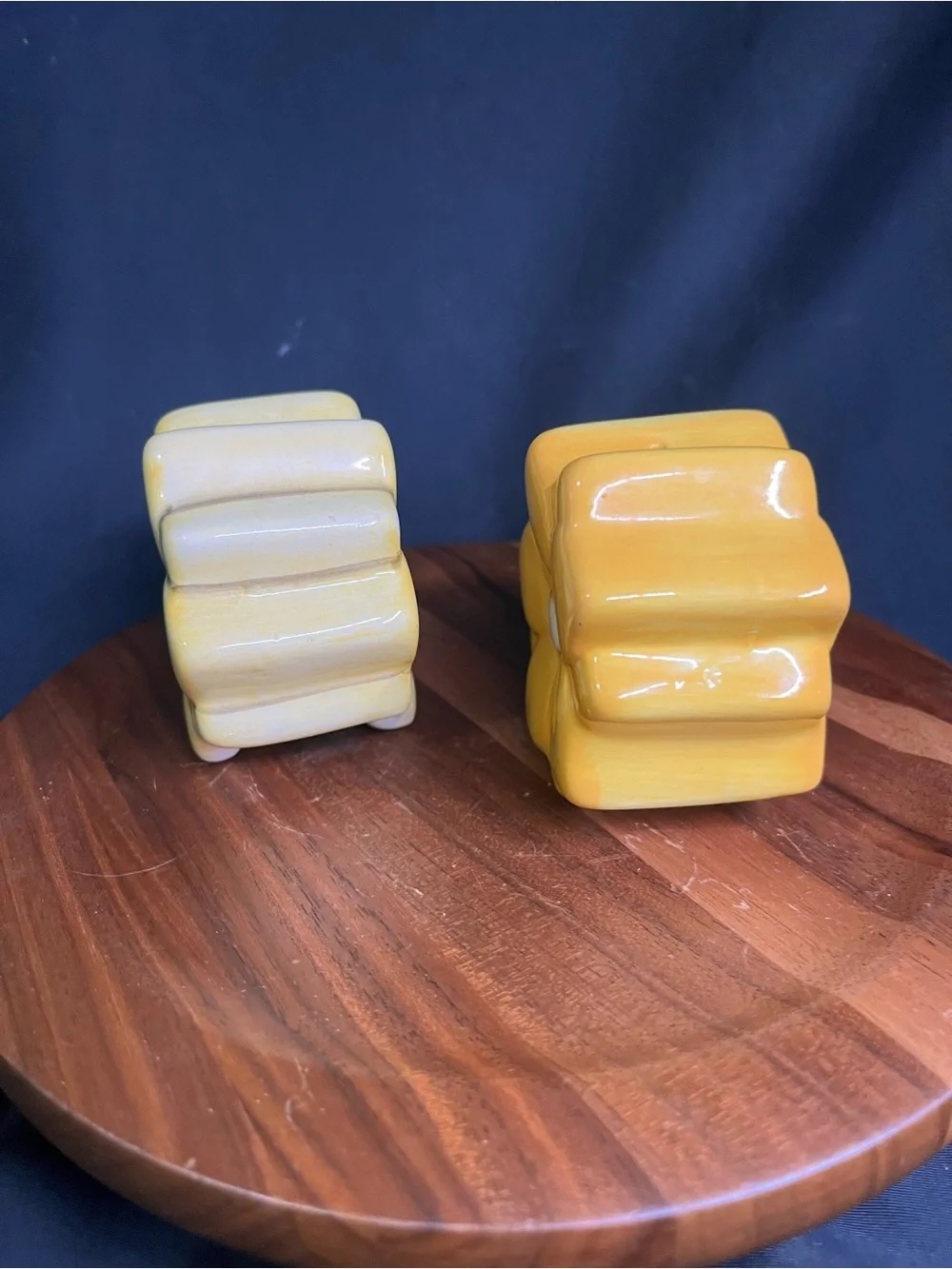 Y2K 2000s Yellow Sun Flowers Salt & Pepper Shakers Retro Polka Dot Daisy Set
